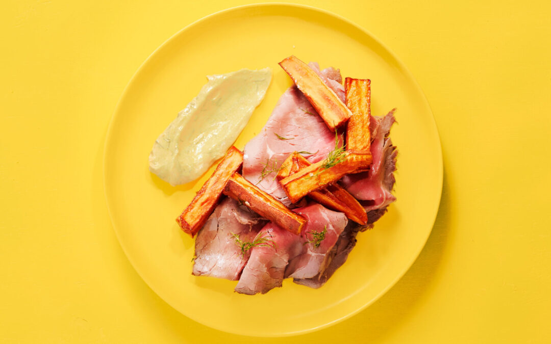 Roastbeef avec dressing et pommes de terre douces frites