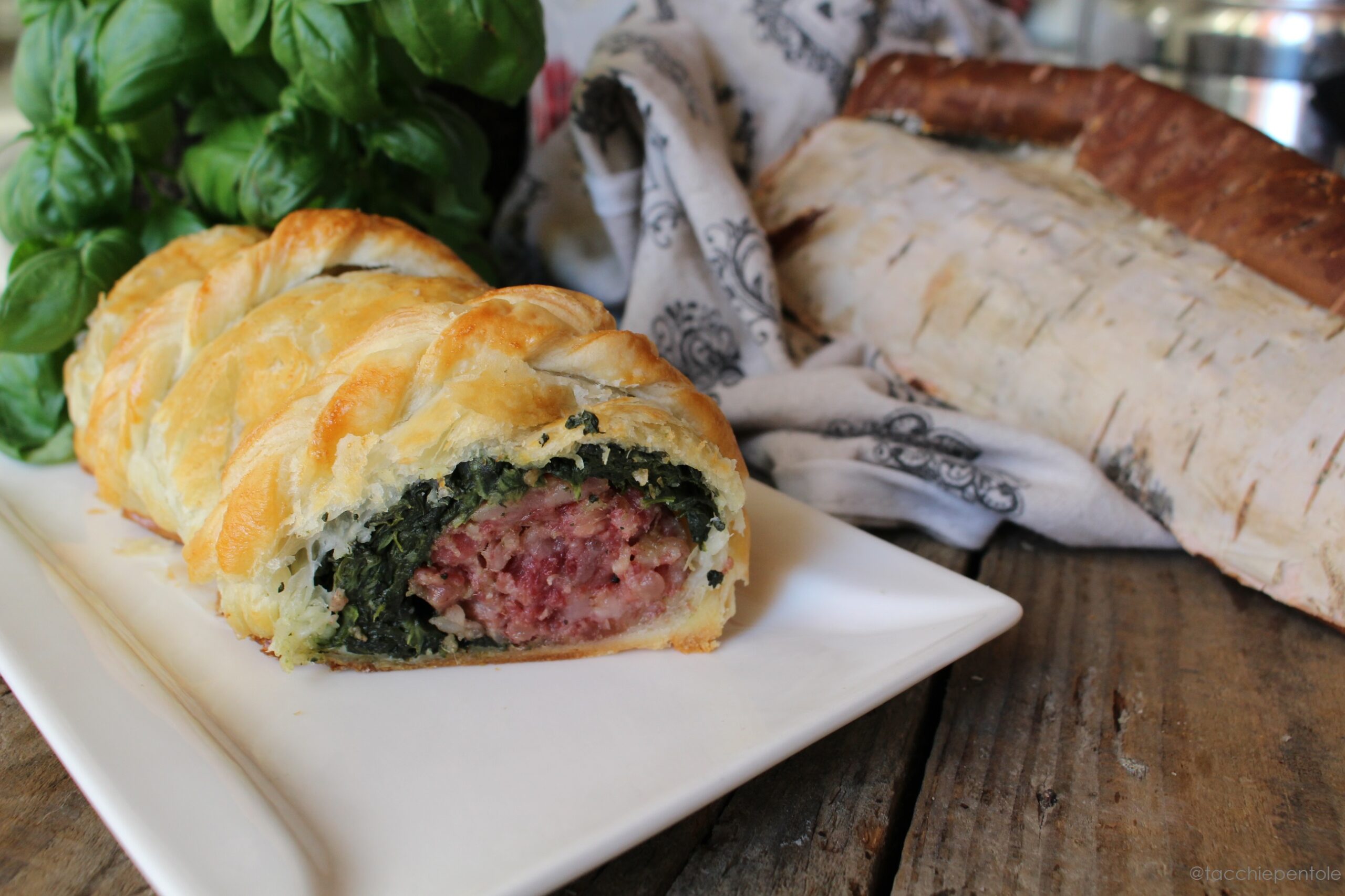 Cotechino in crosta con spinaci