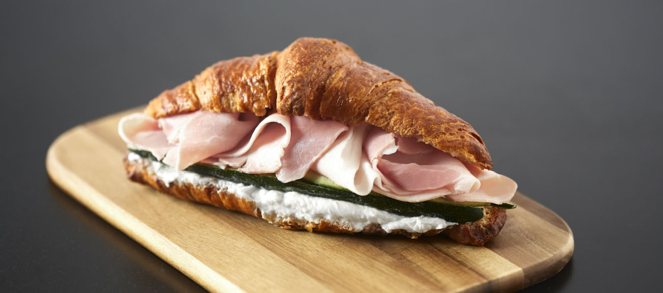 Croissant con Prosciutto Cotto stracciatella e zucchine
