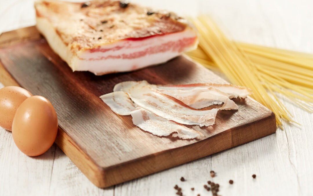 Spaghetti alla carbonara with crispy guanciale