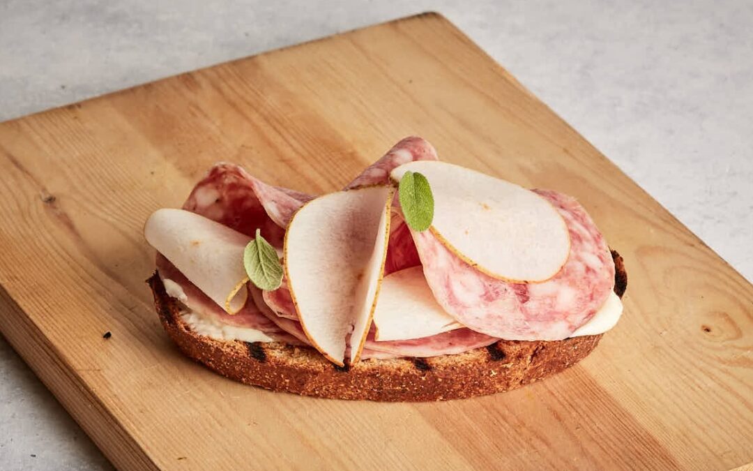 Crostone avec borsotto, caciocavallo et fondue aux poires