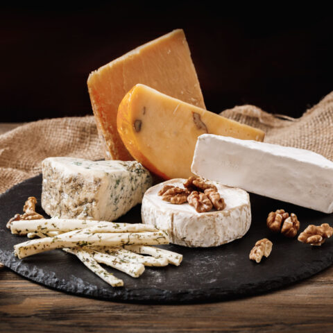 Comment préparer un plateau de charcuterie et de fromages