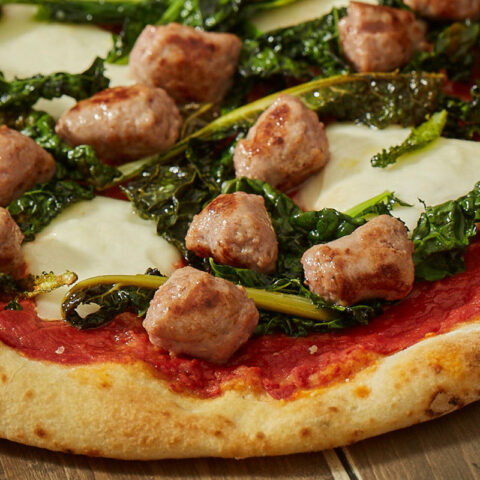 Pizza Salsiccia Cavolo Nero Mozzarella Olio Peperoncino 480x480