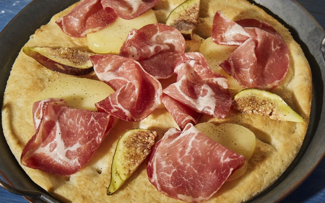 Pizza with Sweet Coppa, figs and caciocavallo cheese