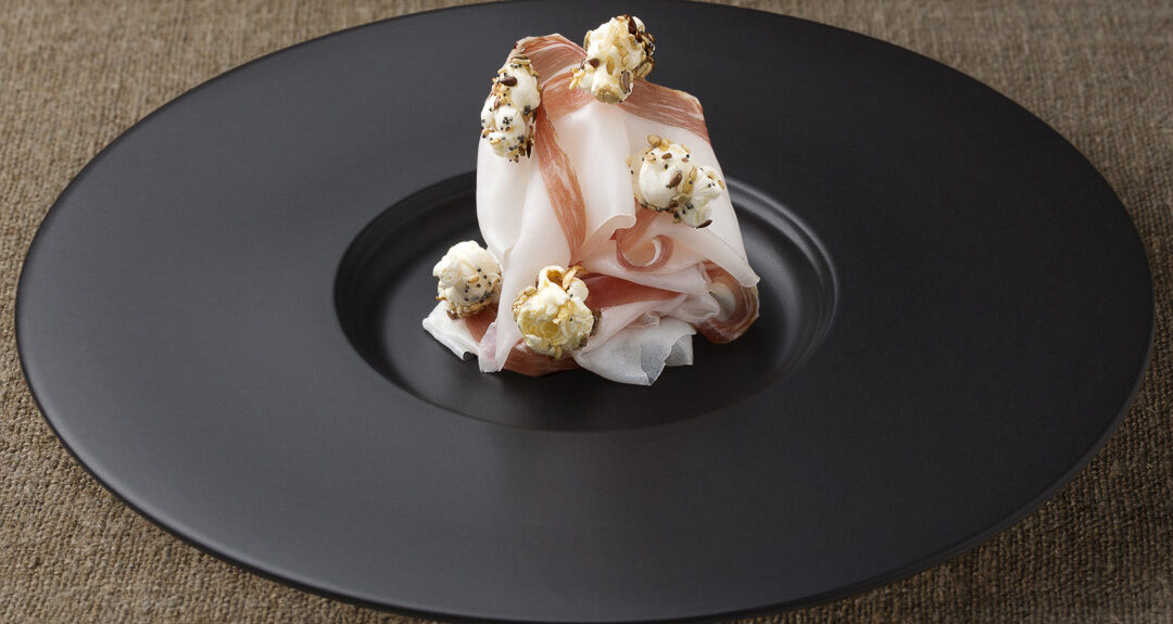 Lard, pop-corn,  miel et grains rôtis