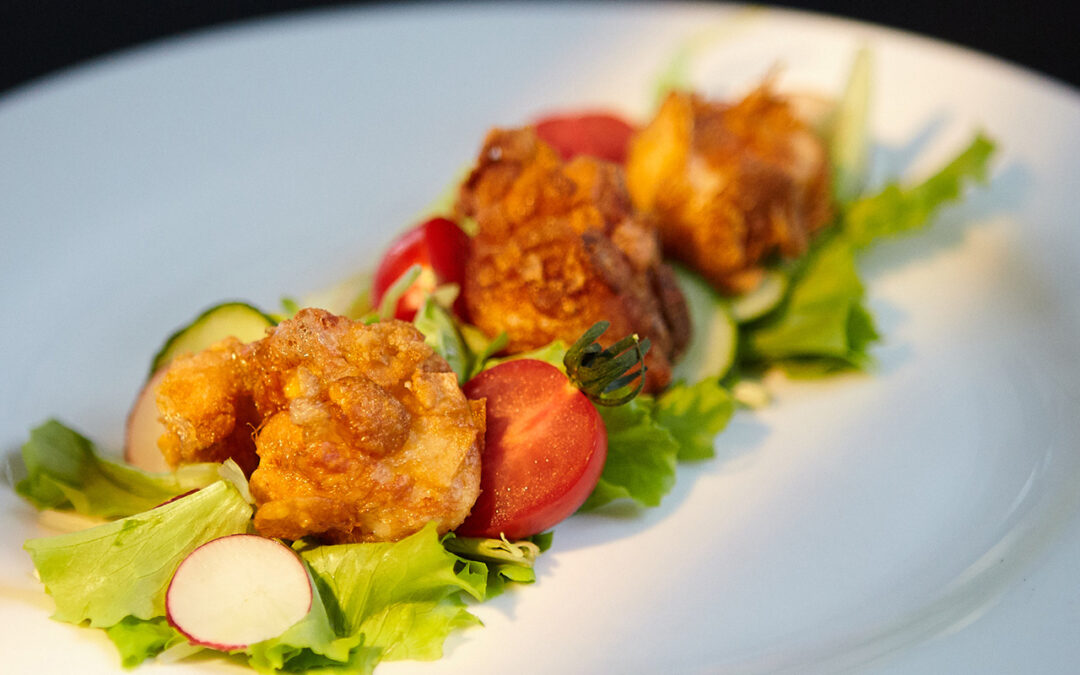 Salade avec bouchées de provola frites